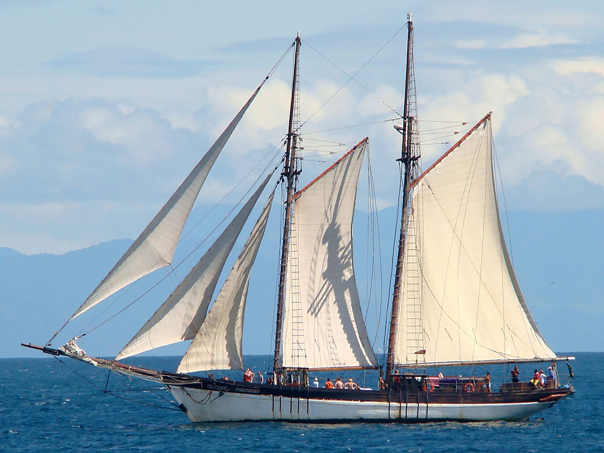New Build: 94' (28,5 m) Two-masted Gaff Schooner - Olivier van Meer